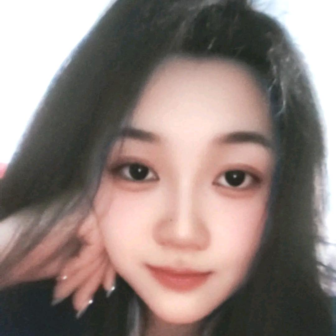 樱花树下站谁都美🌸