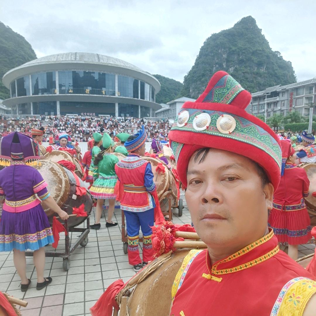 爱唱歌老王
