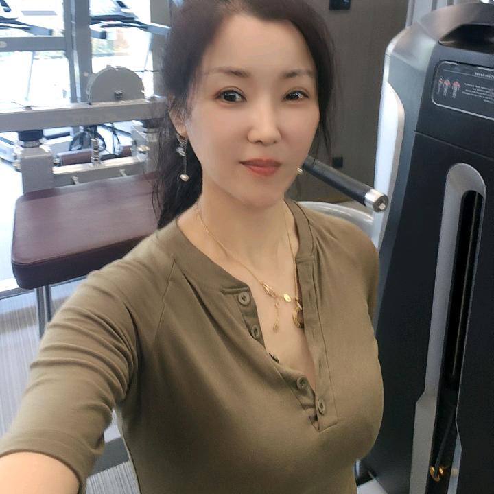 一菲妈