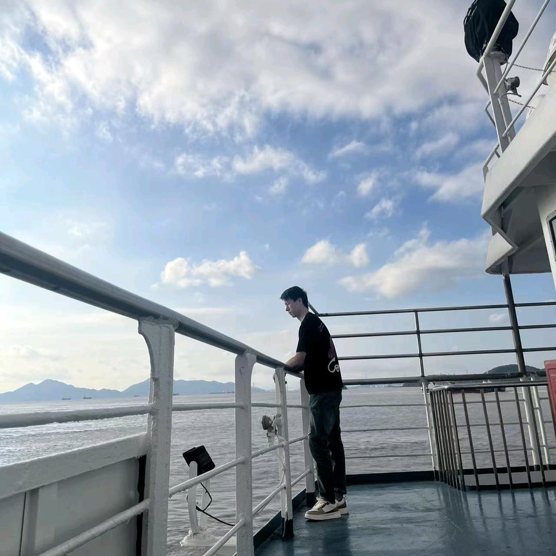 <－biubiu－⊂(`ω´∩)