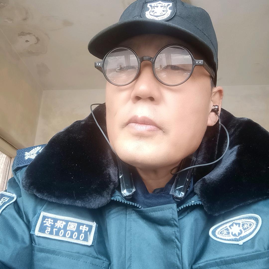 保安大叔唱歌得分长出息