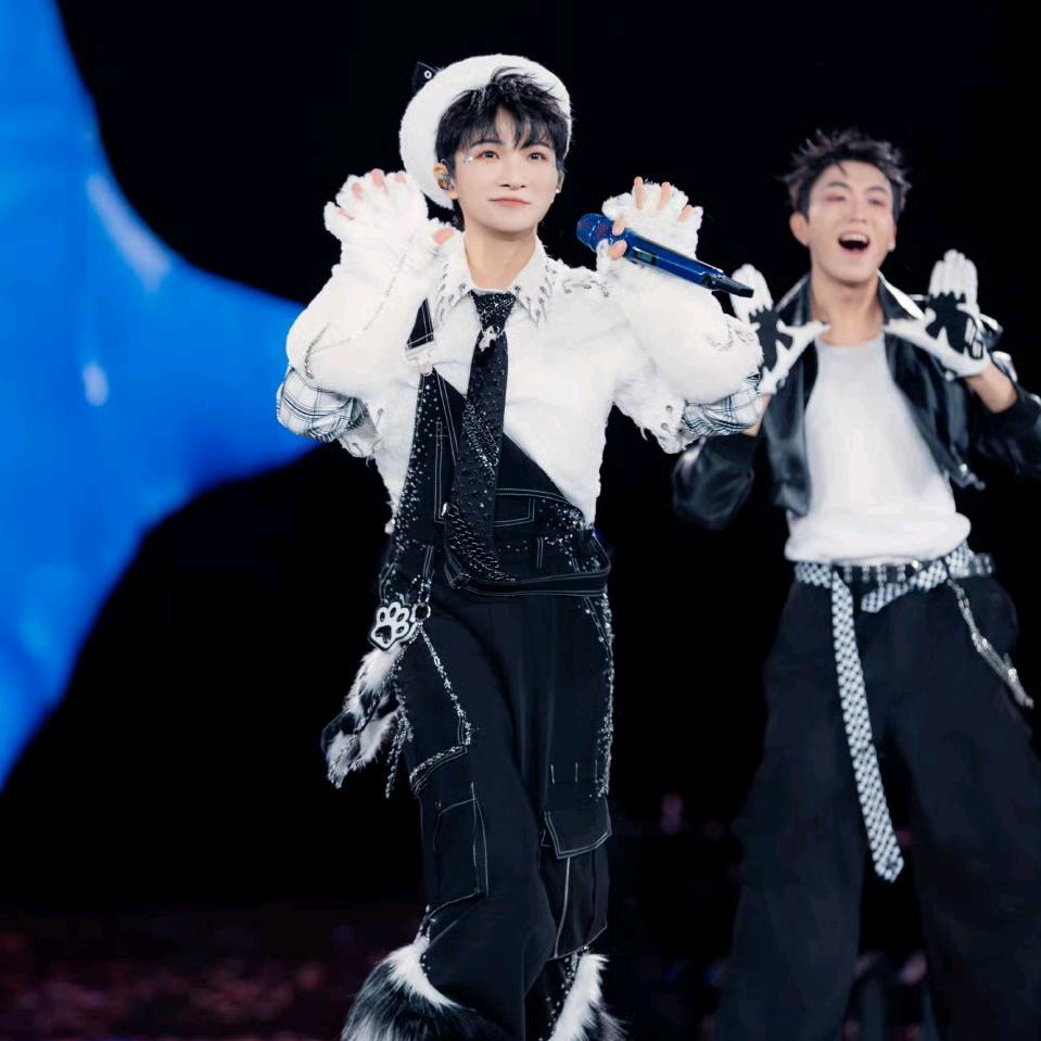 周荏苒（小猫）