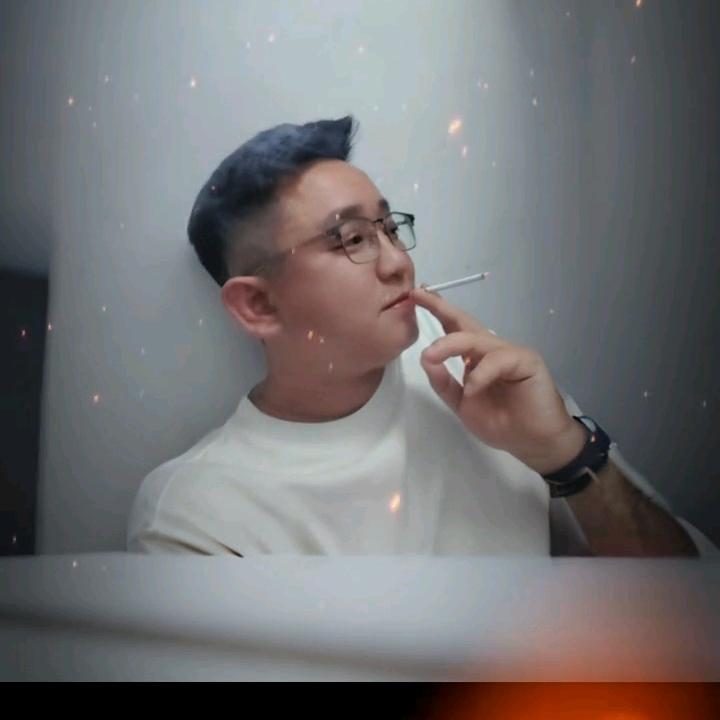 W丶