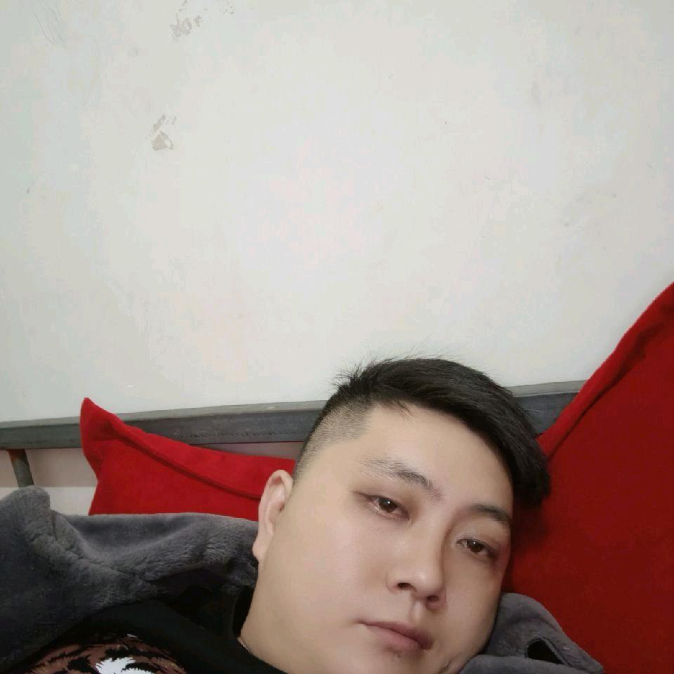 罗健