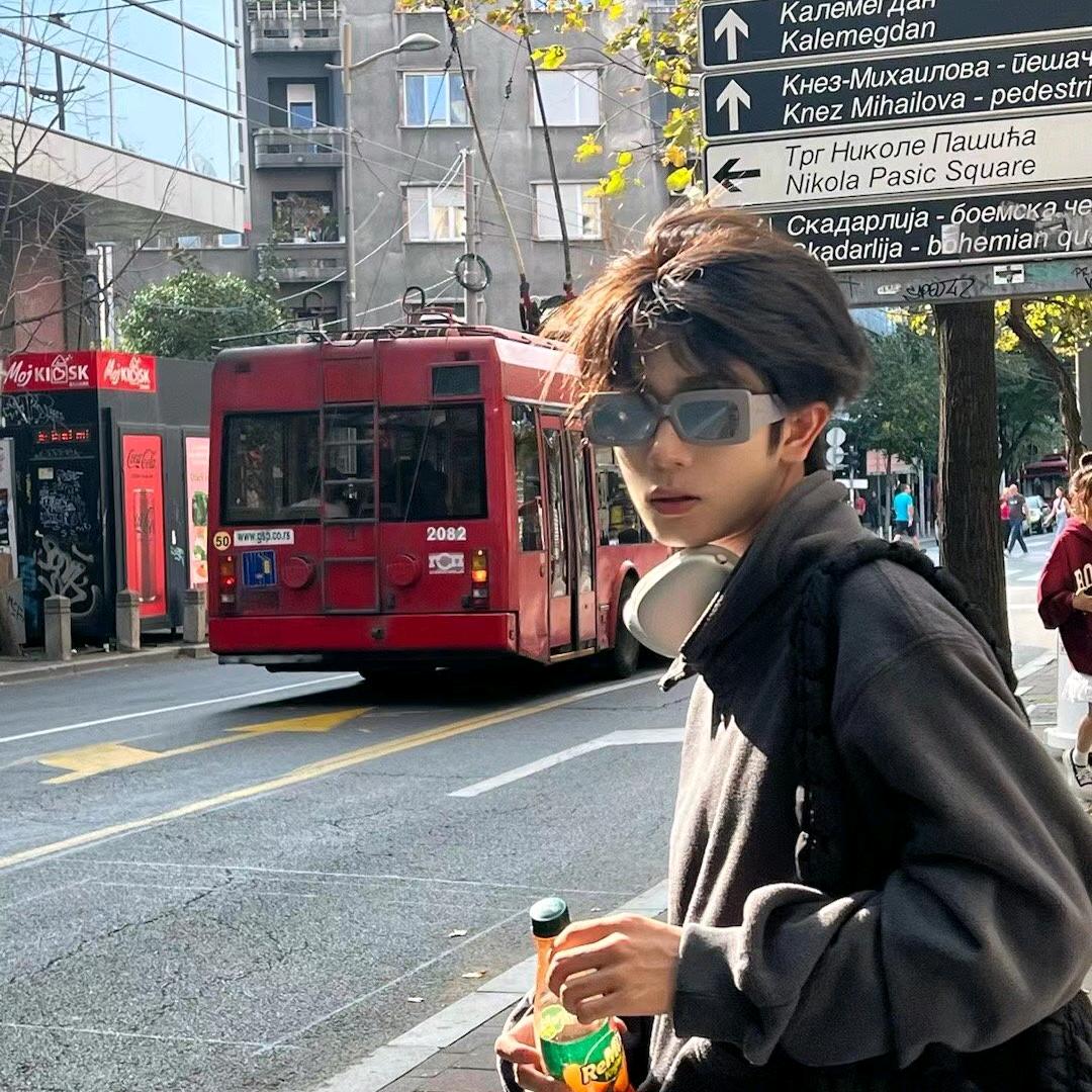 子都没看到