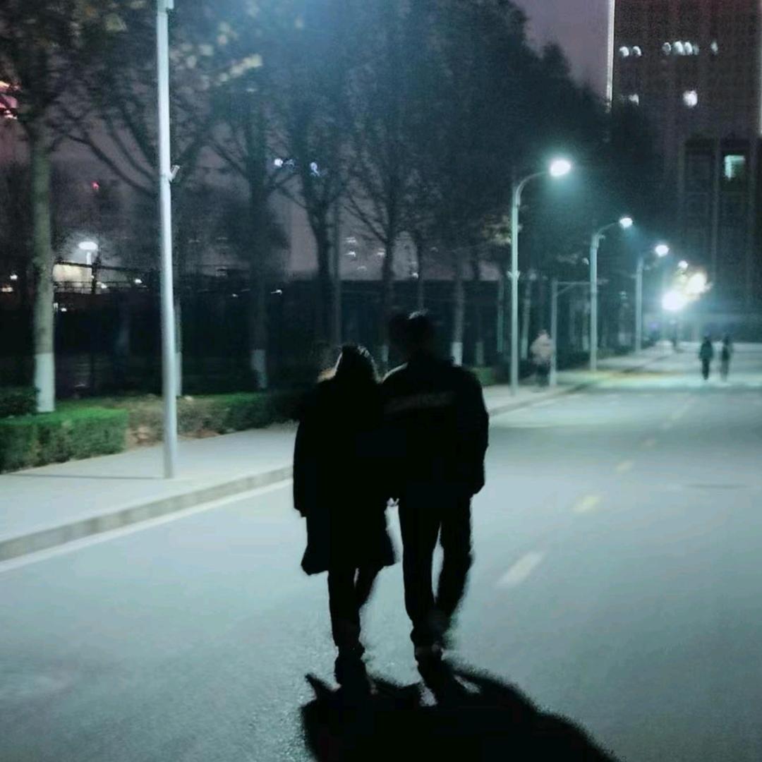 小700