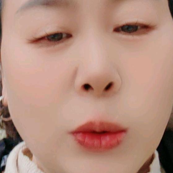 英子