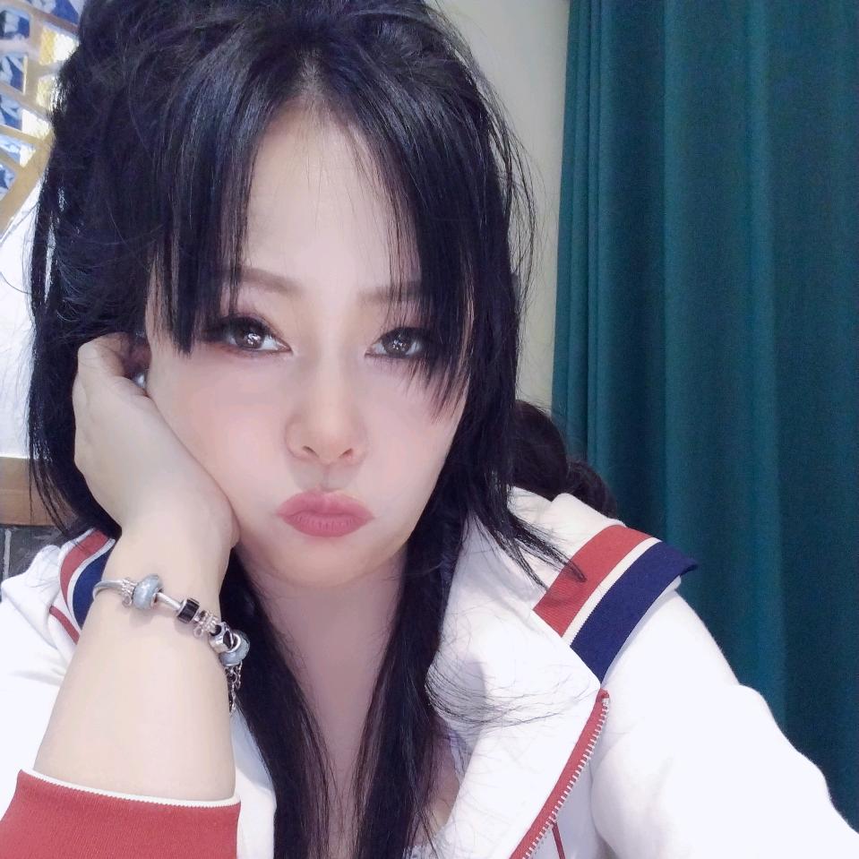 回簇妹子