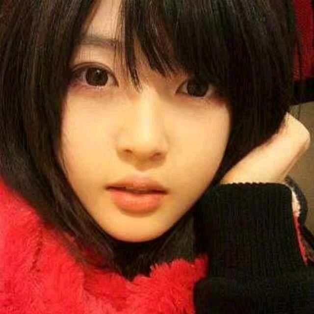 田野里的小姑娘