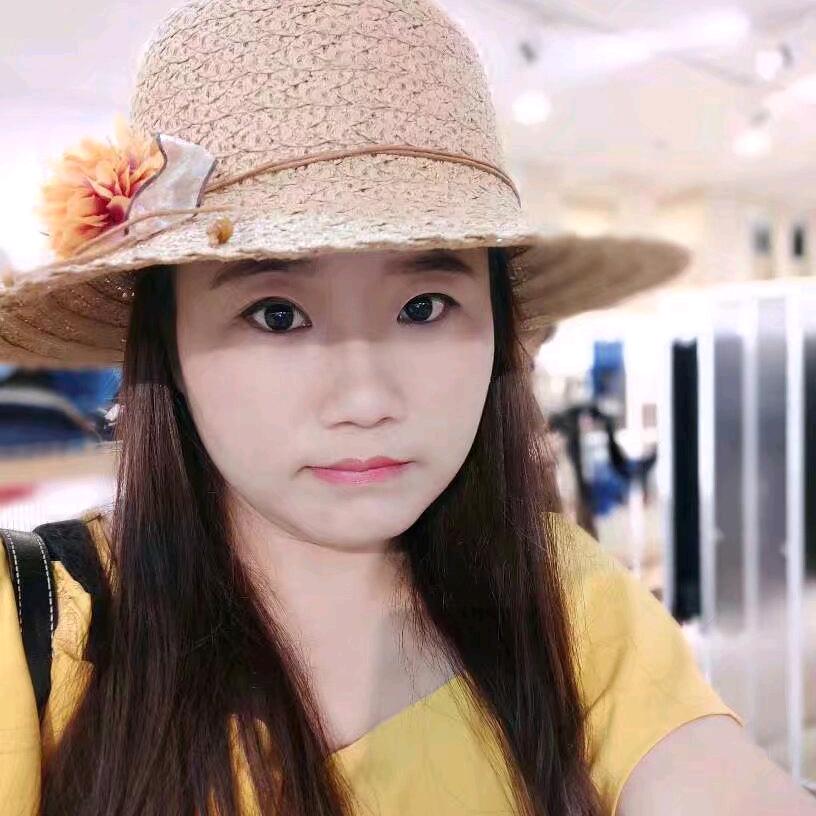 倩影珊步踏灿霞