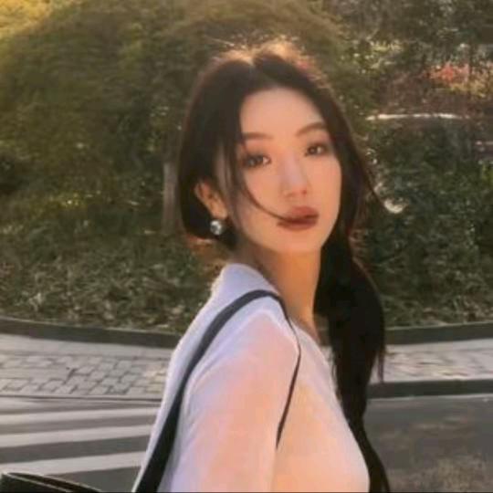 LiLi-李慧儿（直播爆款)