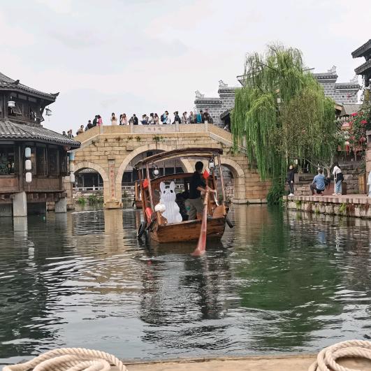 爱拍小哥
