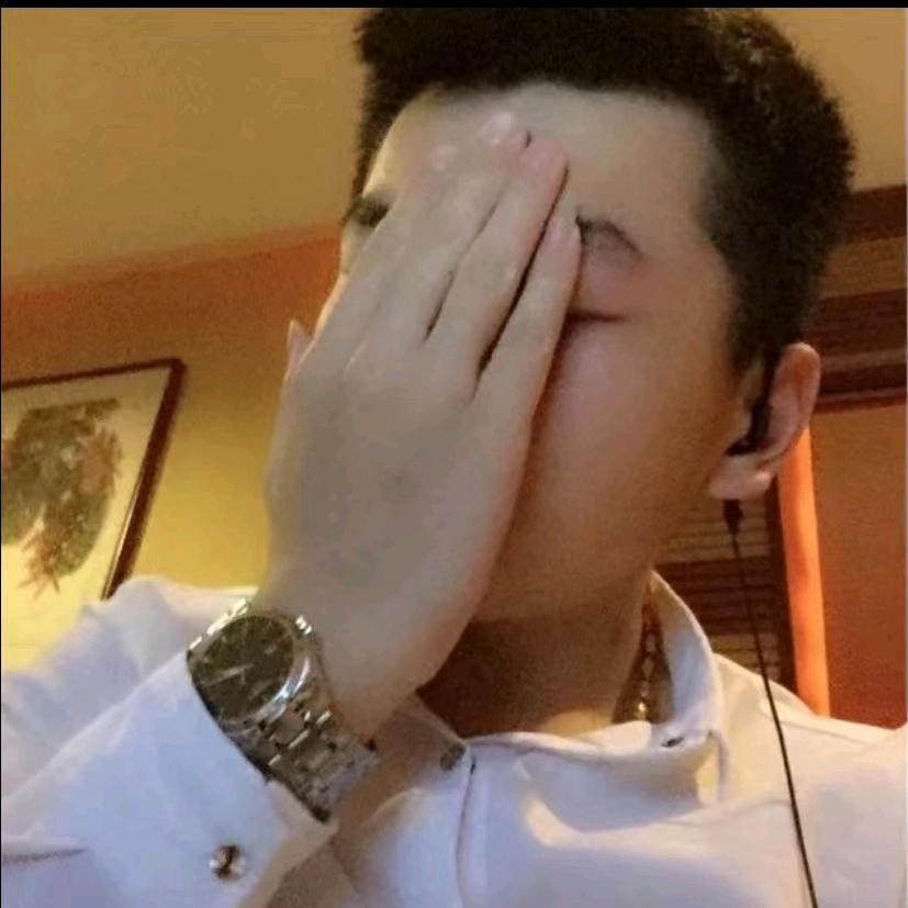 猫吃肥皂吐泡泡