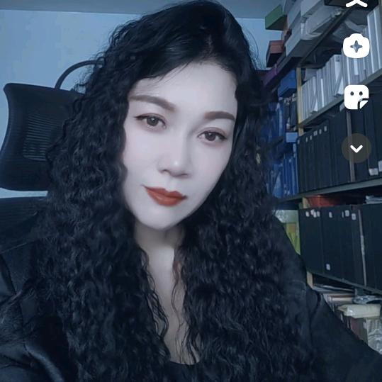 俏丽姿周华