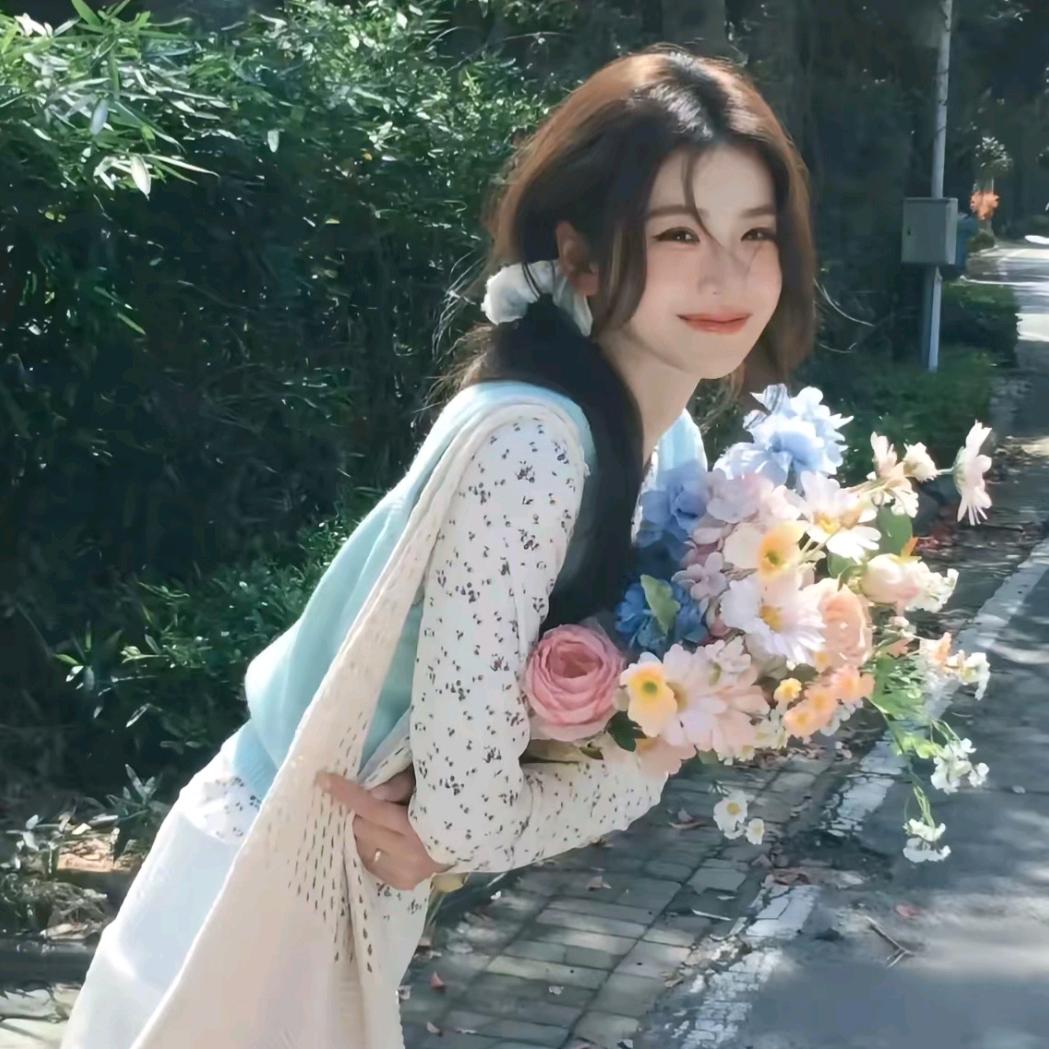 君༆