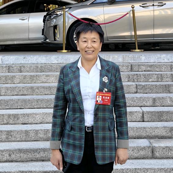 女汉子村书记 尹利梅