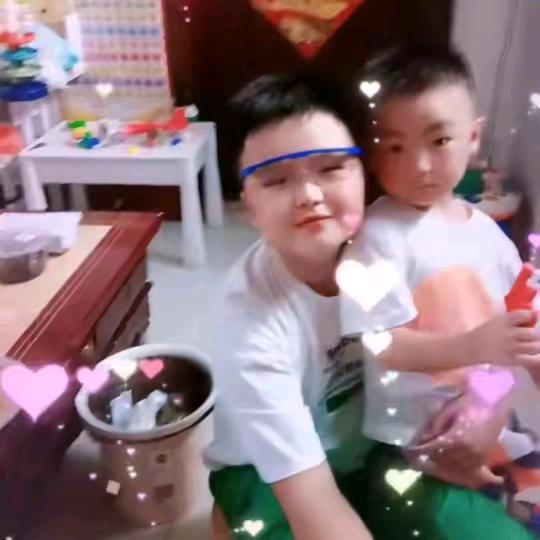 开心俩宝贝👨‍❤️‍👨