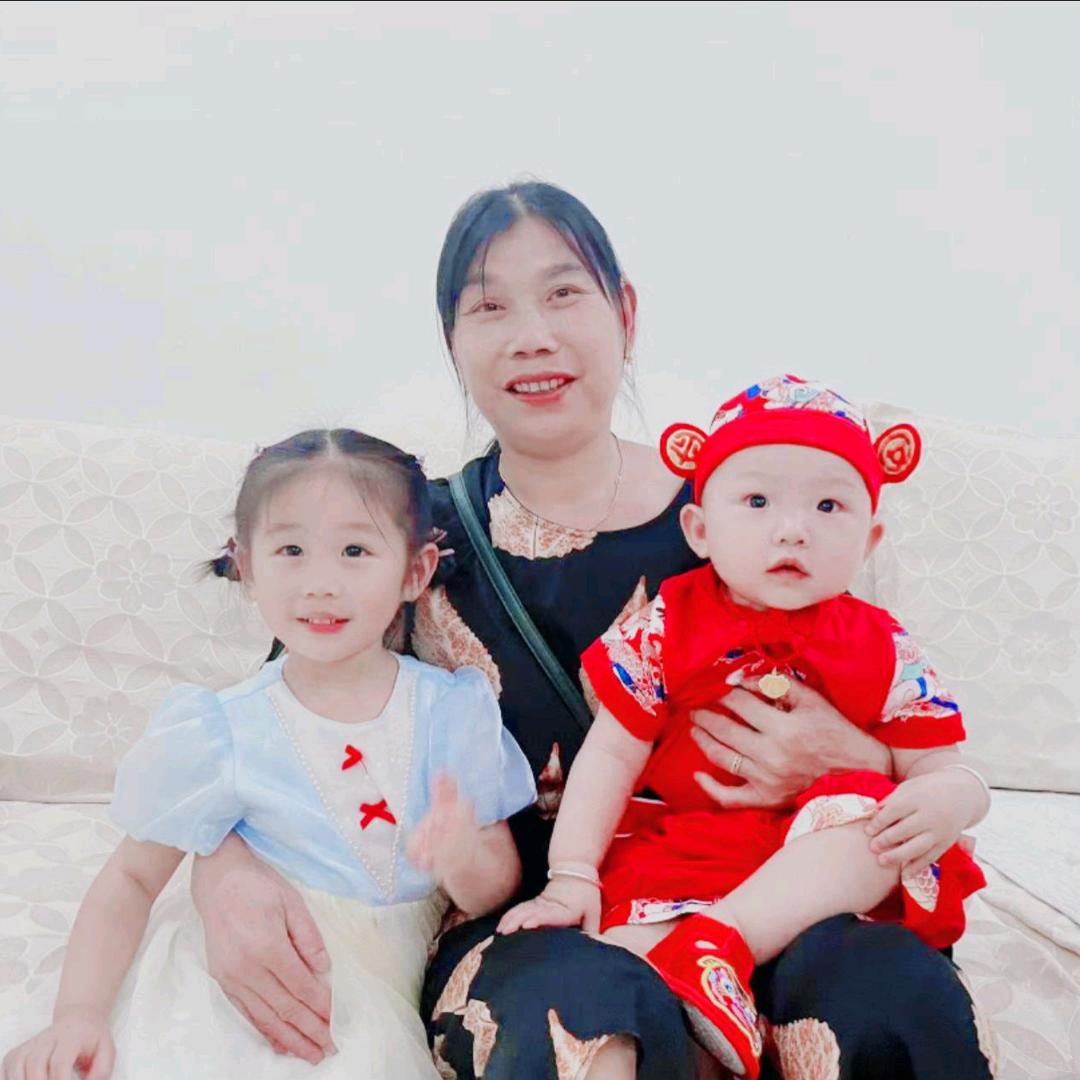 妍妍🧑睿睿🧒外婆