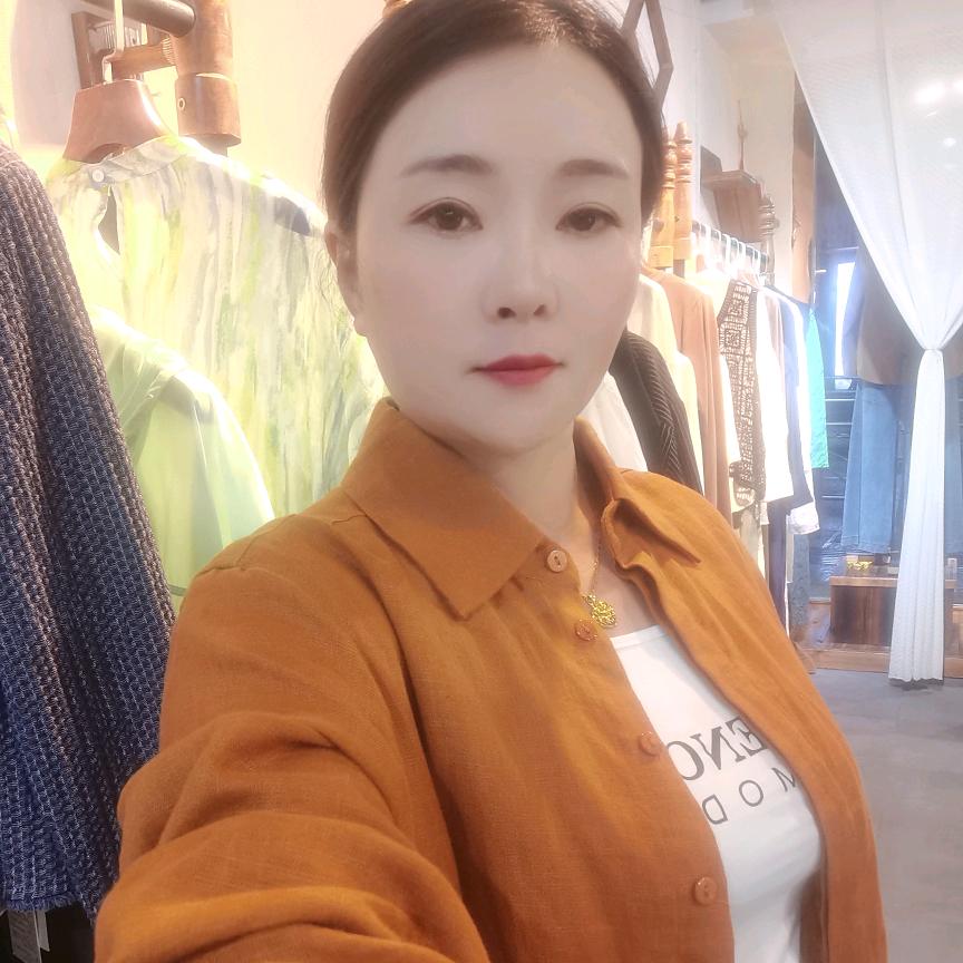 布伊轨道，品牌女装，同城送货，外省包邮，
