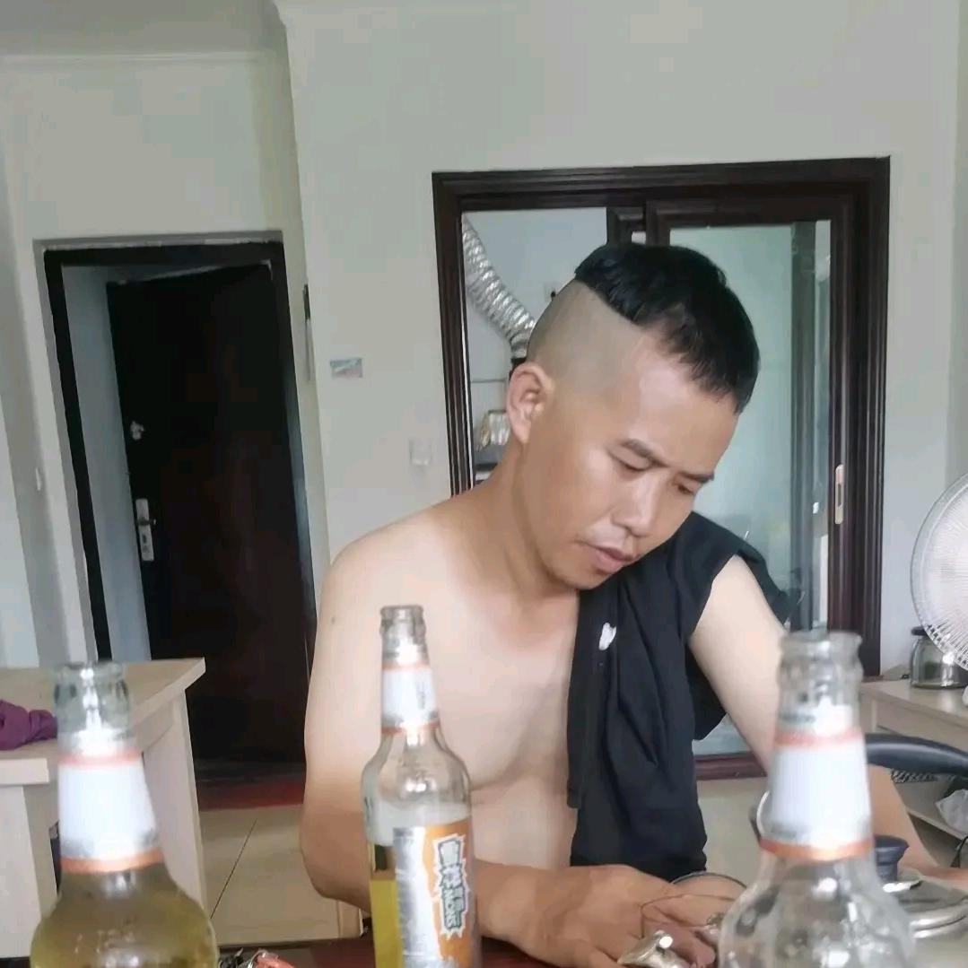 🌹农村彪哥看破红尘🌴（（彪））