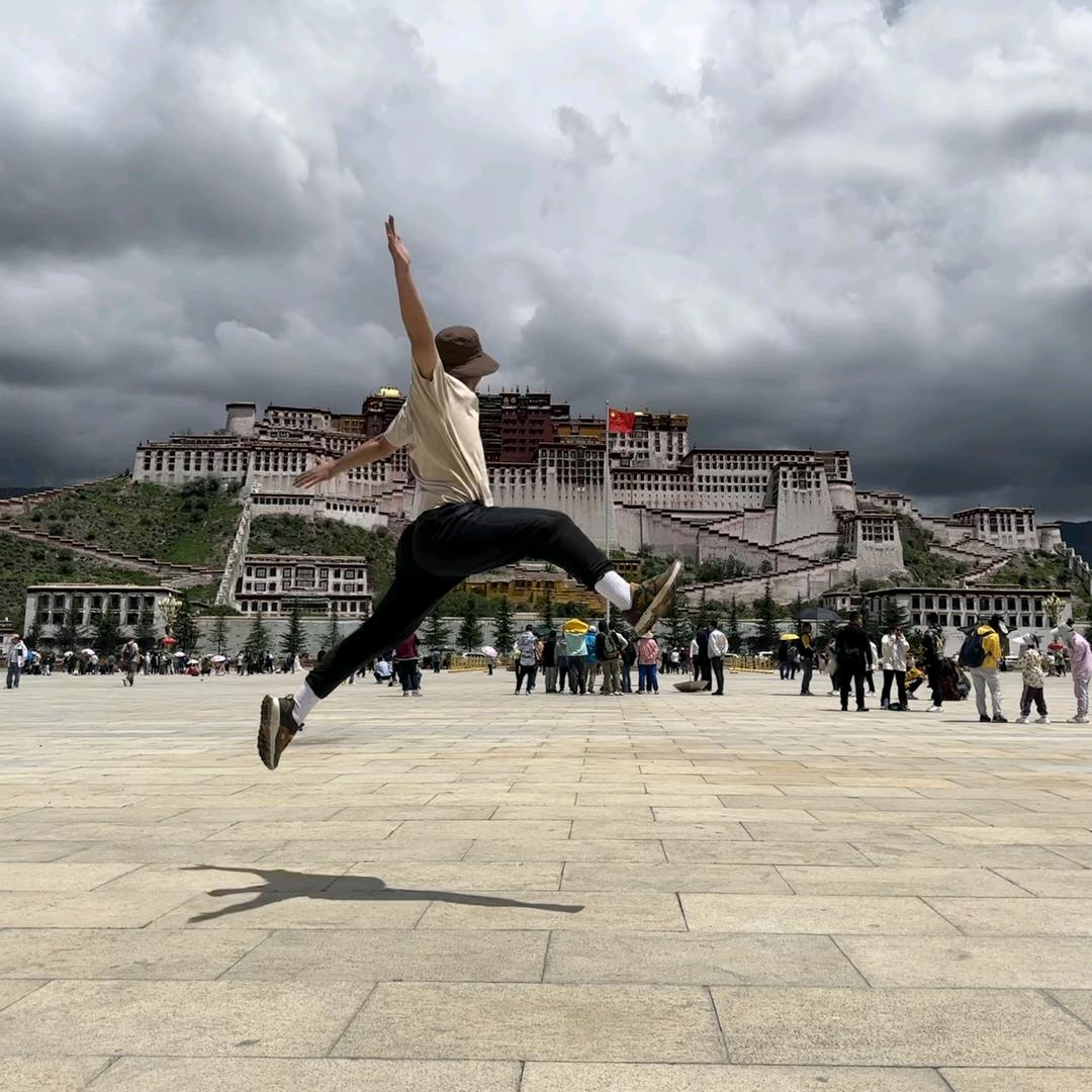 一块腹肌的体育老师（上班ing）