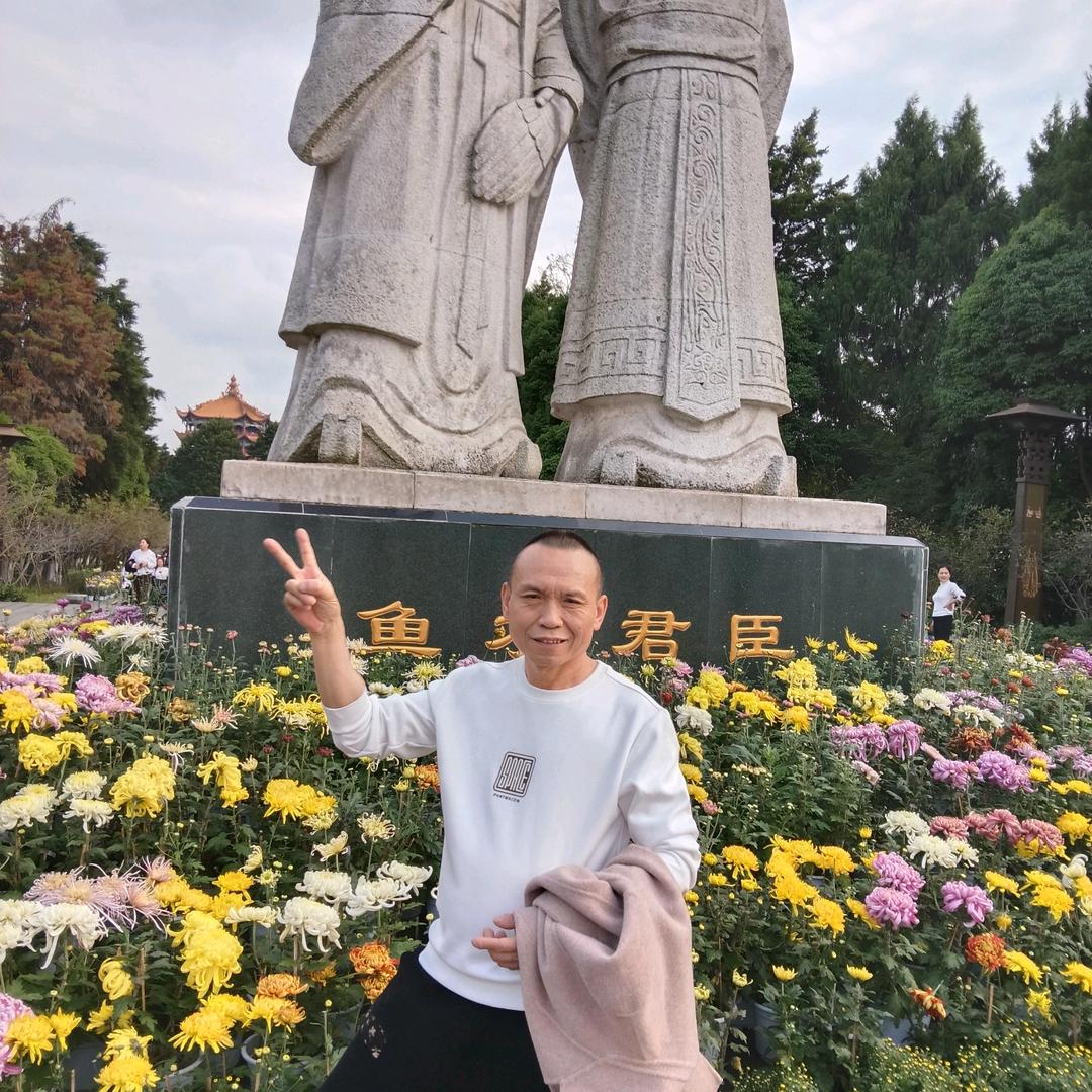 左，，勇