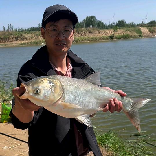 阿迁爱钓鱼