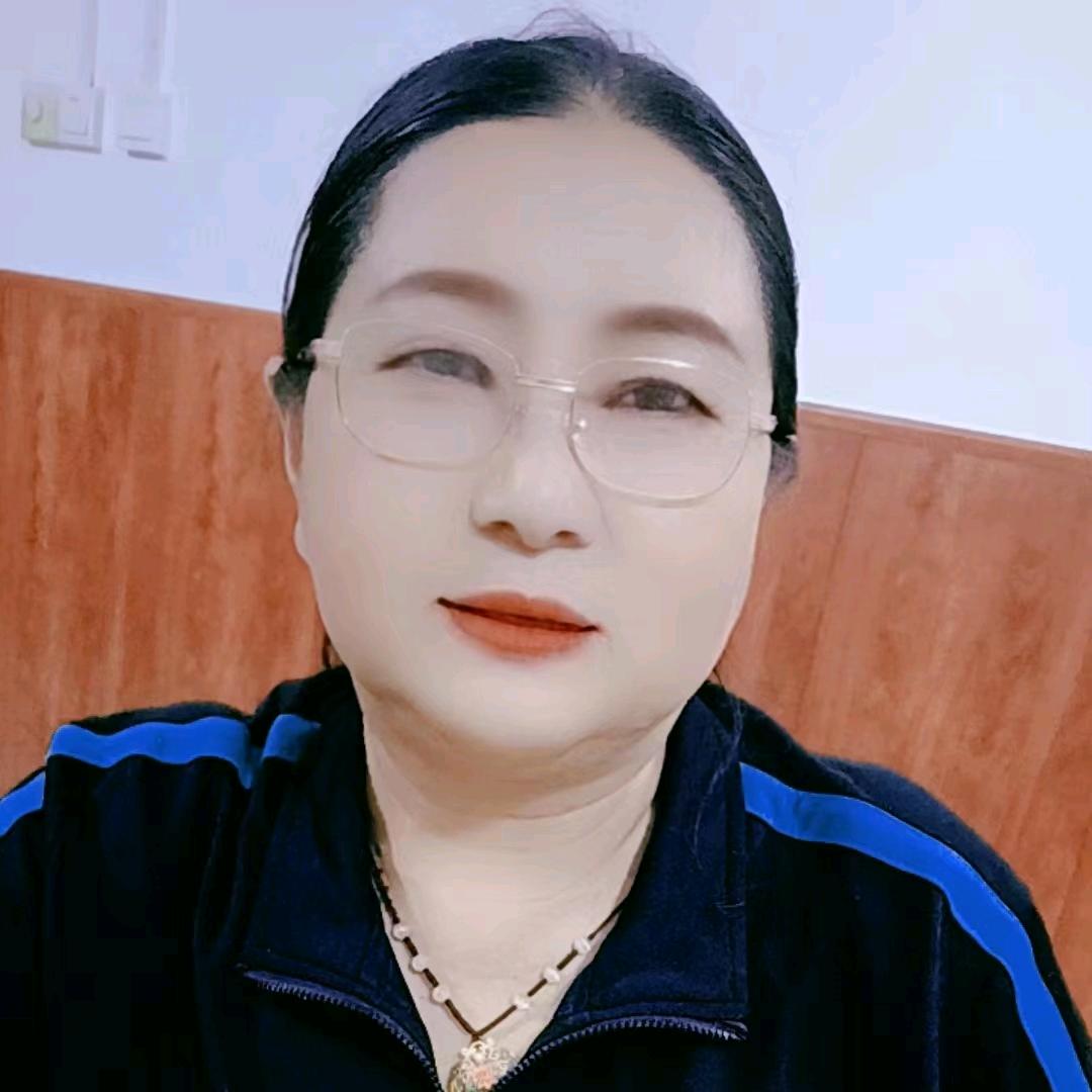 周小兰.