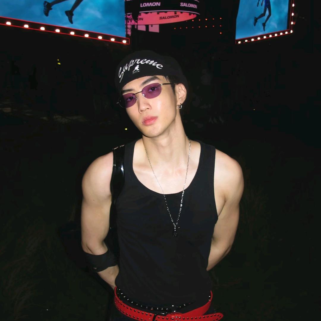 𝑨𝒉𝒐𝒍𝒊𝒄