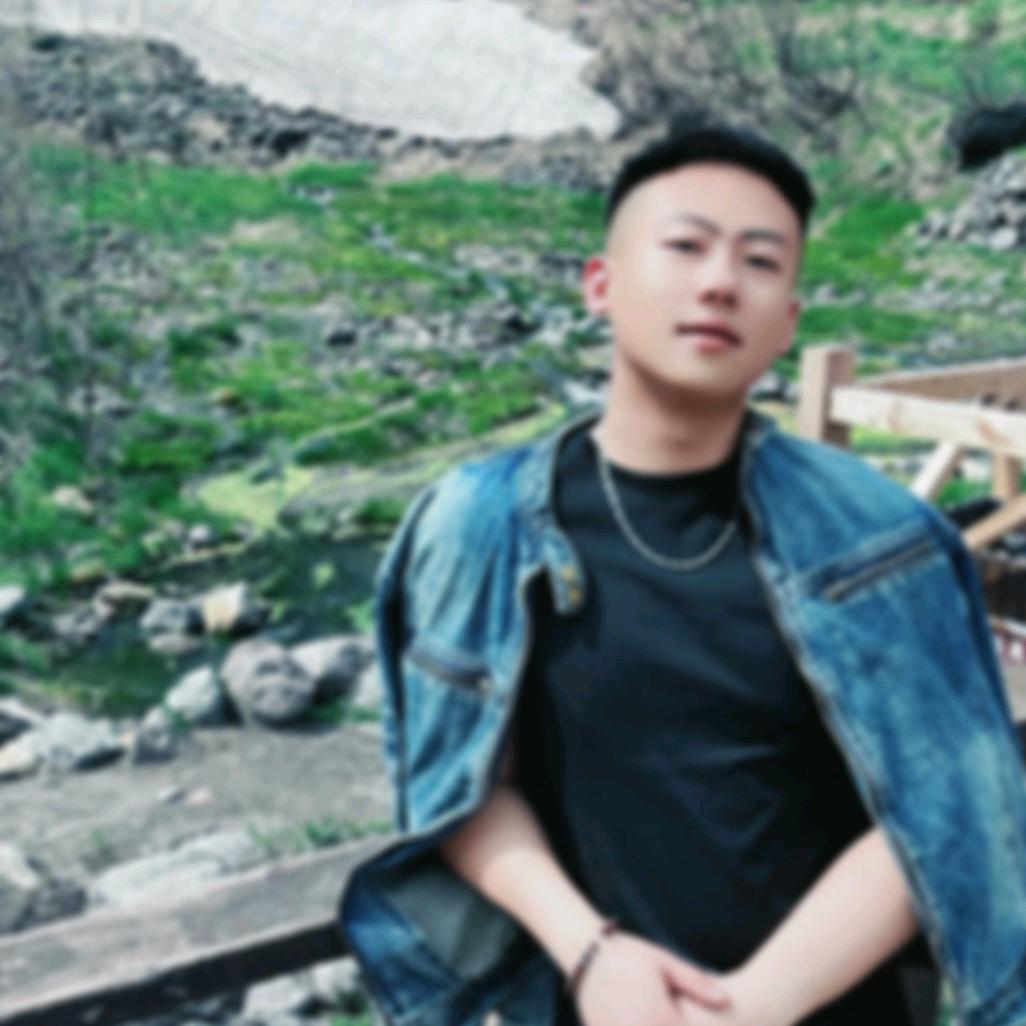左小.