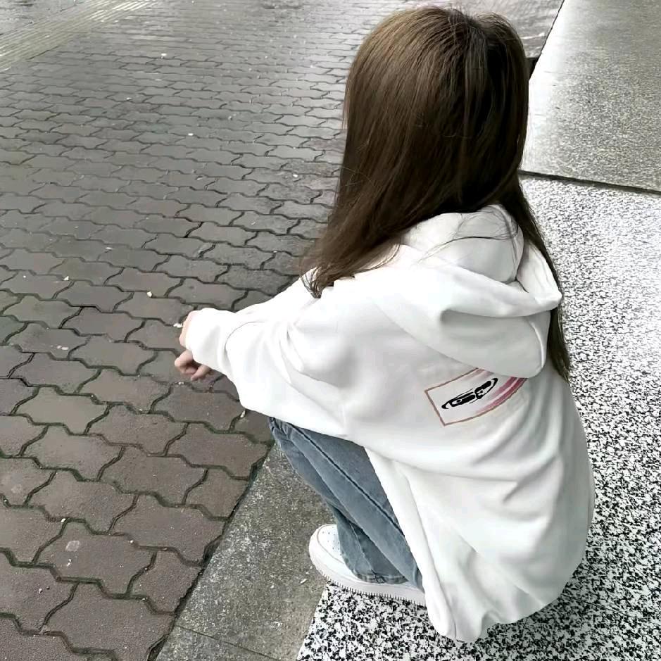 小瑜.