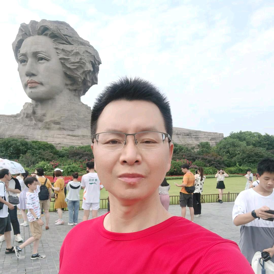 慈利富蓝特酒店覃大志