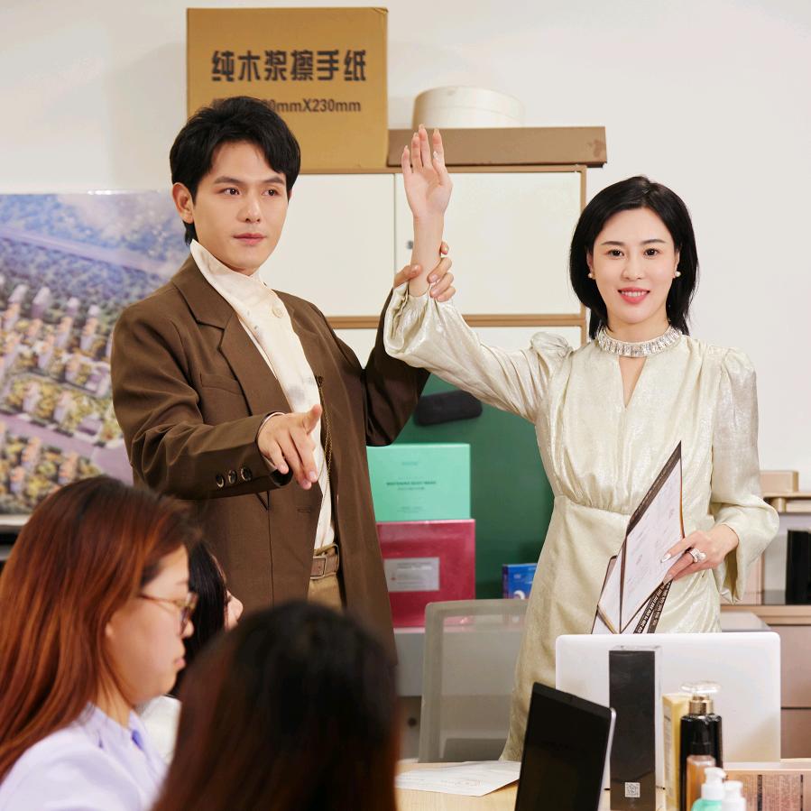 演员 艾尚絮