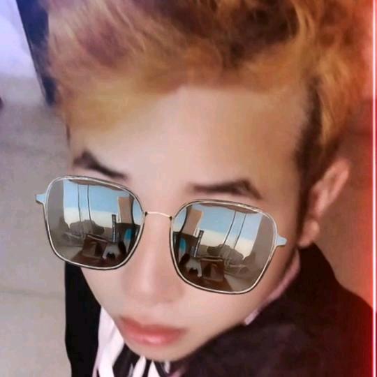 羅老板董事长。