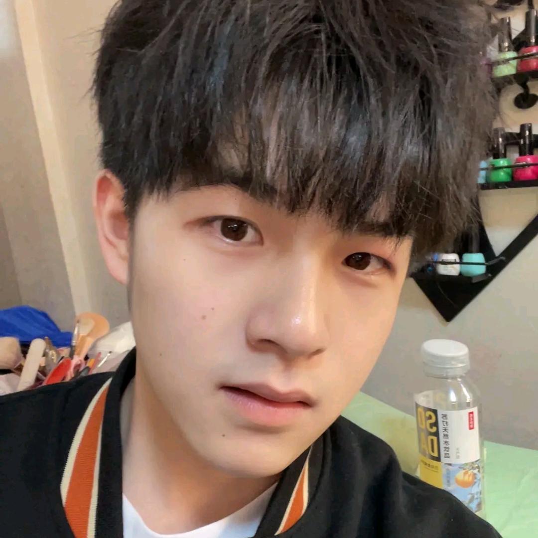 现男友（拒绝送一切我不差你的）