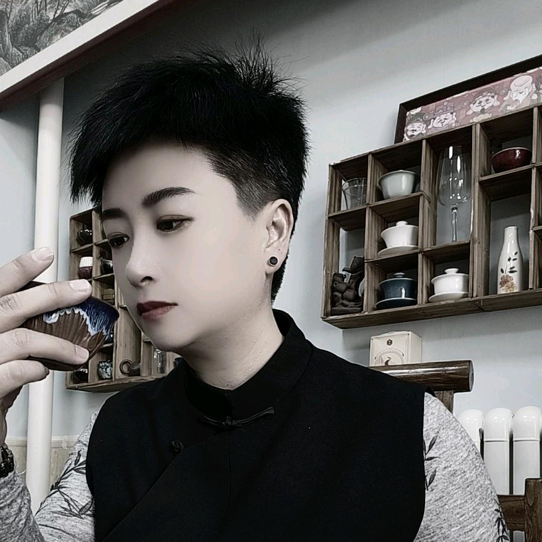 卖茶的假小子