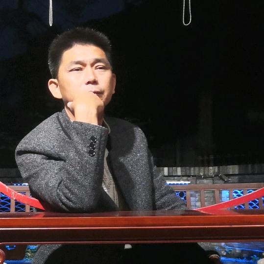 漠然前行 云破天开