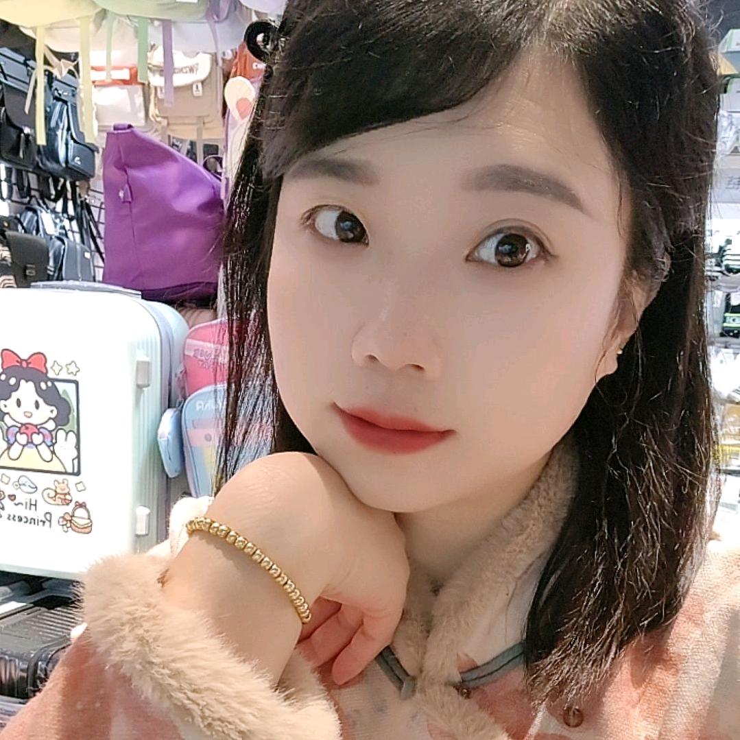 砚山县伊呀呀精品店