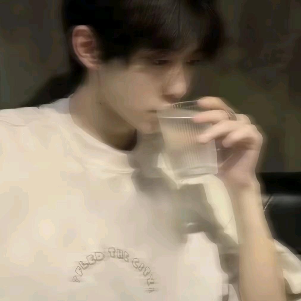 是某七