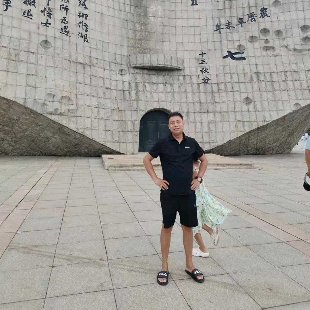 绥中明迪汽贸君哥