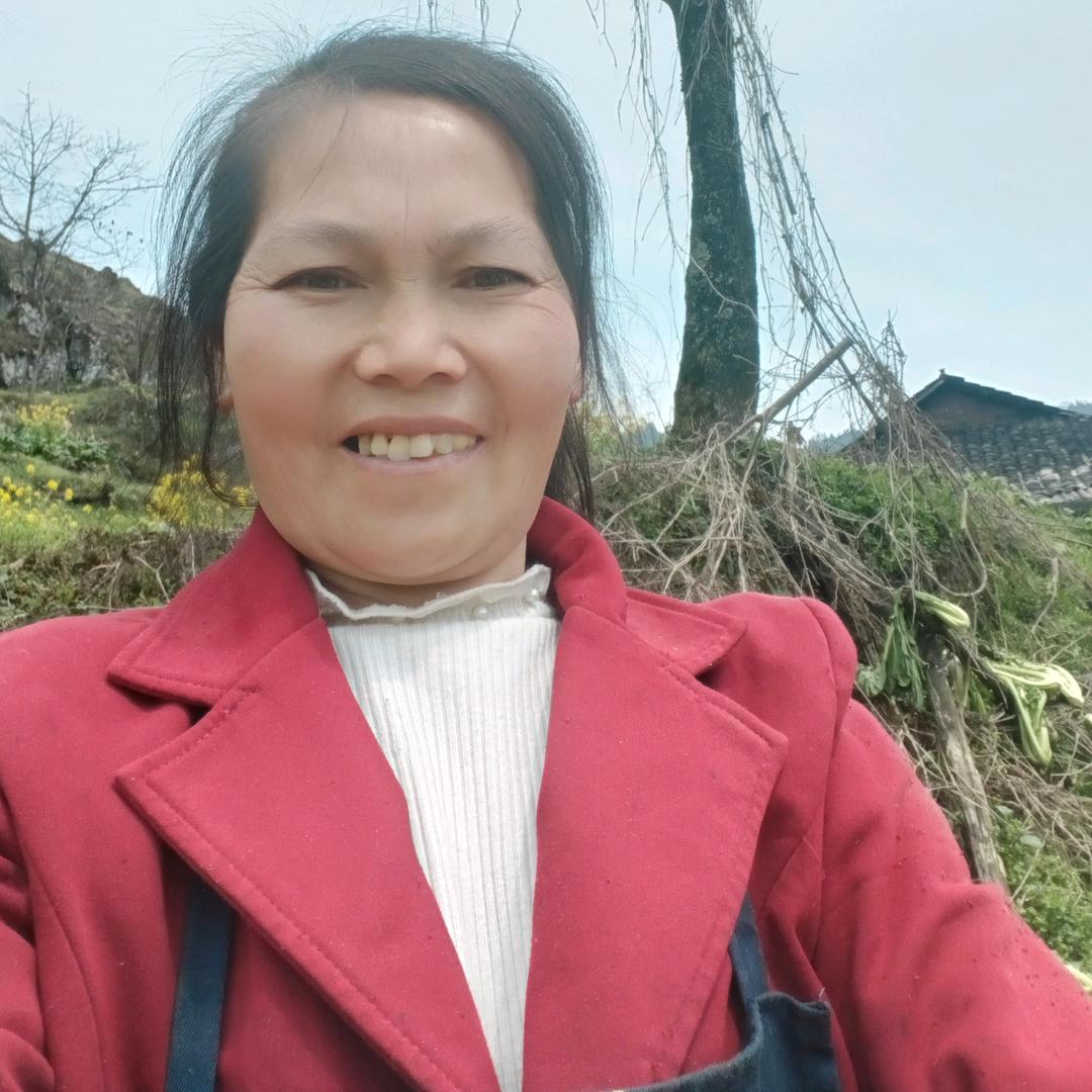 罗幺妹（橱窗有好物）（一家尊师筠连游哥