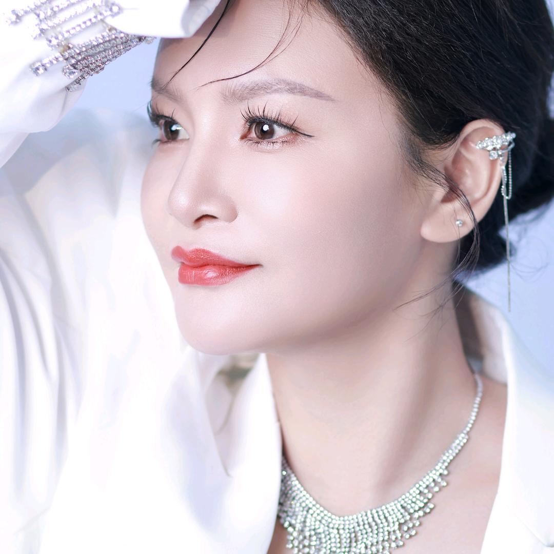 面部美学琴琴