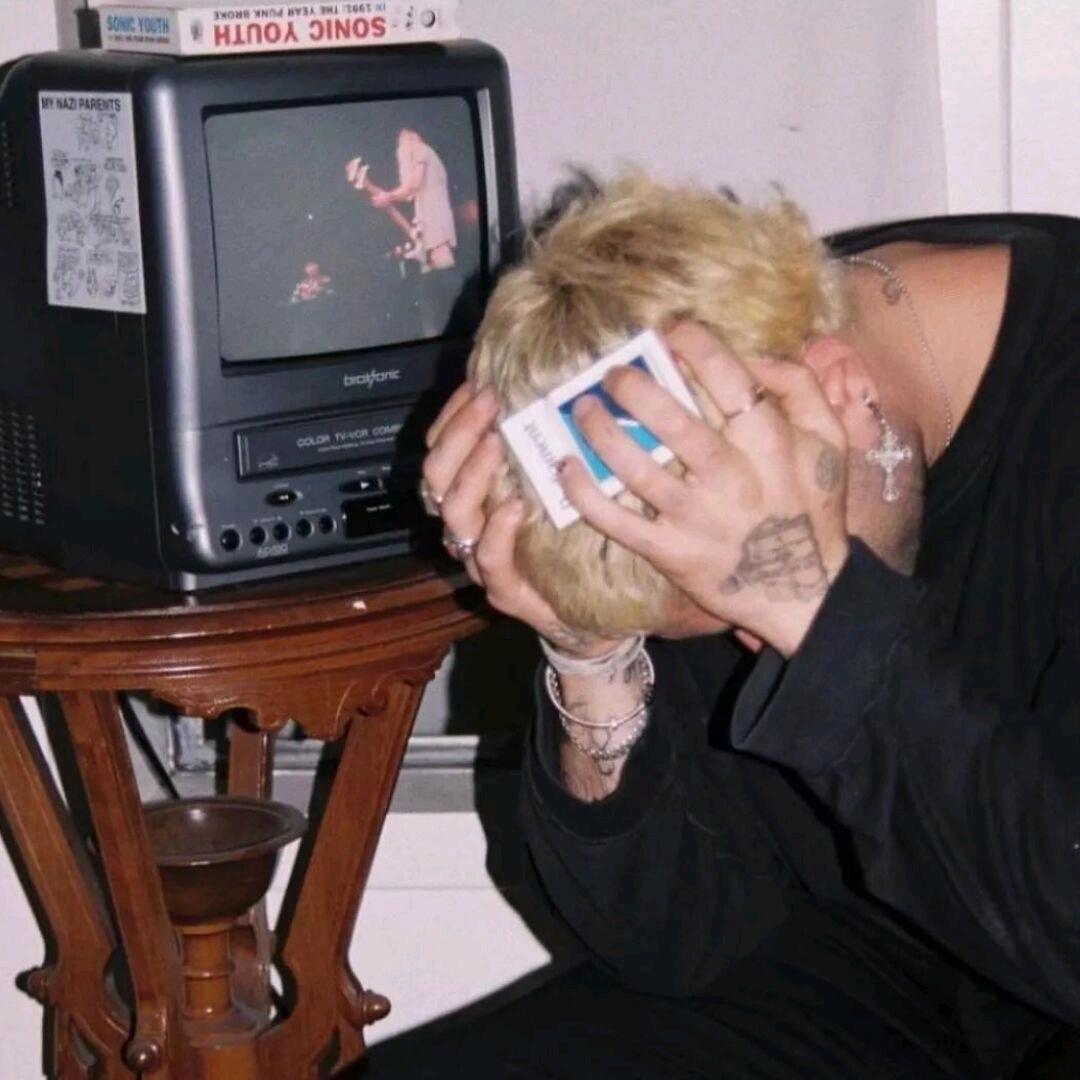 一根忧郁的钢笔