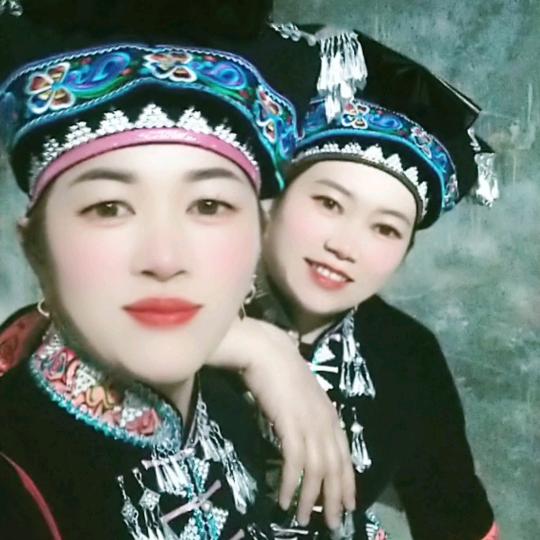 独自喜欢兰红服装店
