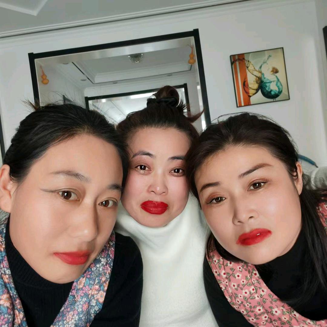 憨逗姐妹