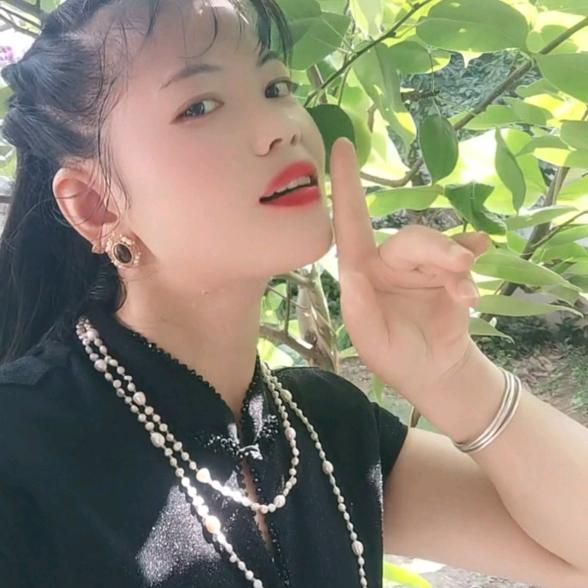 种白菜的西施