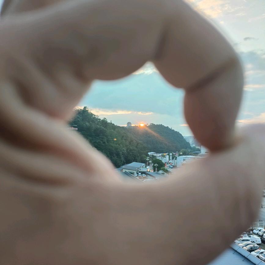 (∩ᄑ_ᄑ)⊃━☆