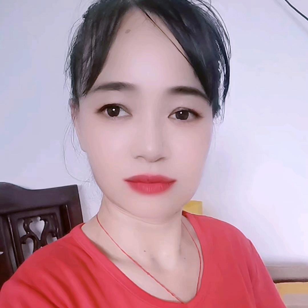 利利爱穿搭