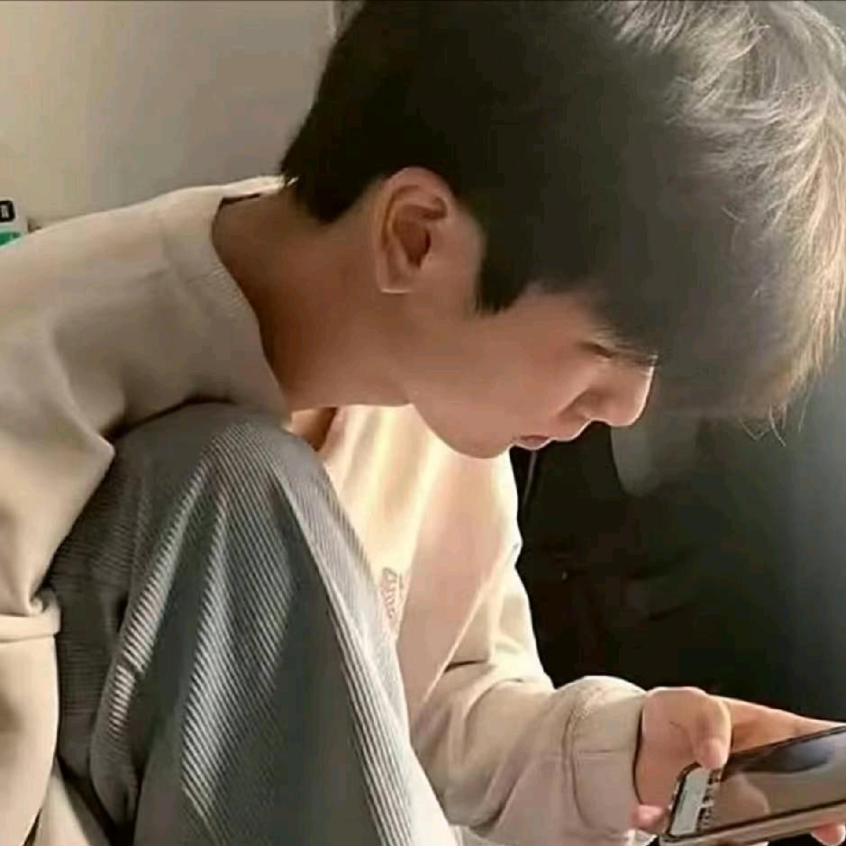 网恋奔现是小四