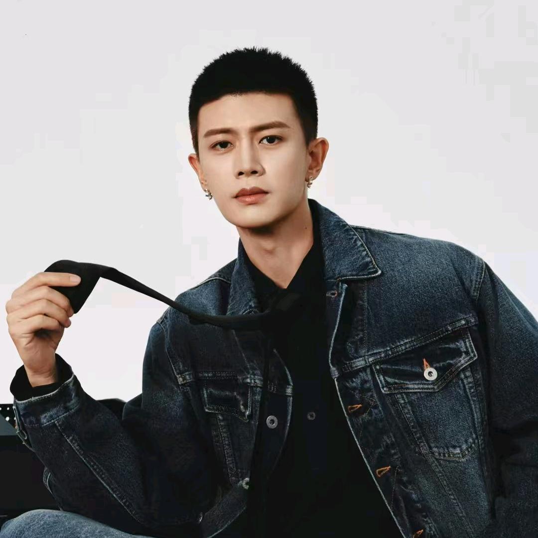 🥀^´꓃落日玫瑰 ` ^